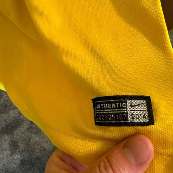 Nike Brazil World Cup 2014 soccer jersey - Picture 3 of 4